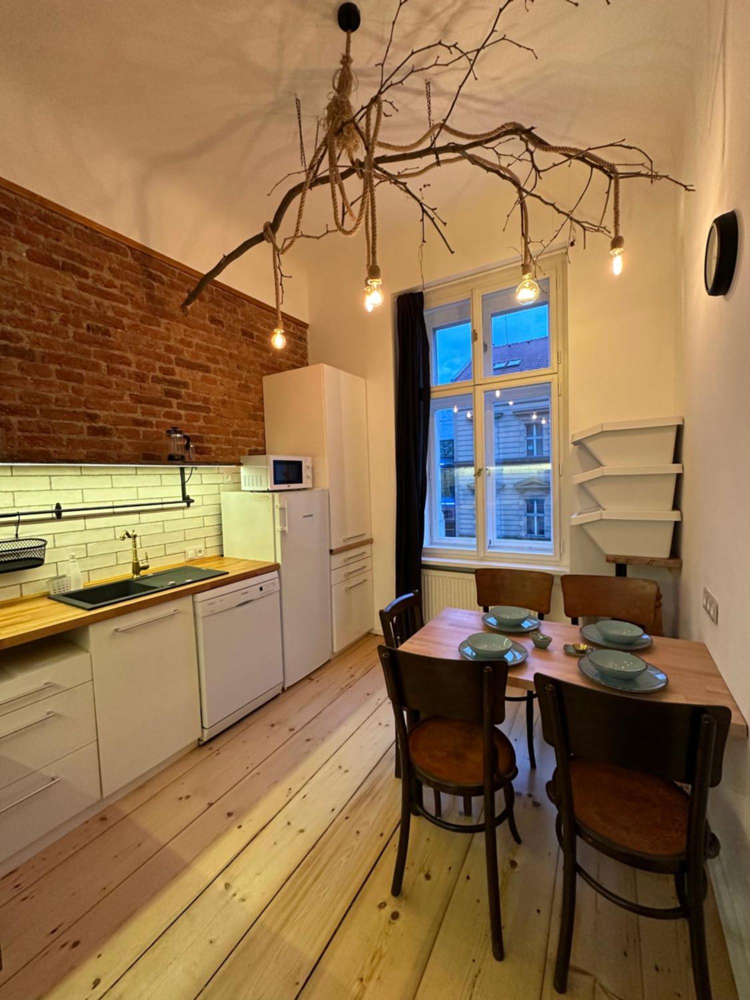 Cozy New Loft Apartment Prag Exteriör bild